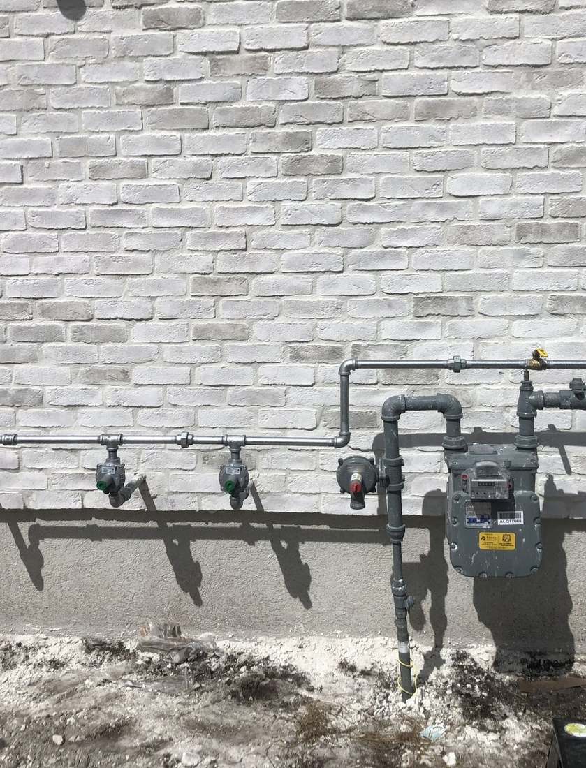 Multi-appliance manifold at meter — Alpha Gas Services, Jacksonville FL